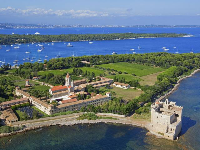 Cover Chapelles Monasteres Cmoirenc 064825 1920x1080 1