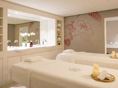 Spa by Clarins Spa by Clarins