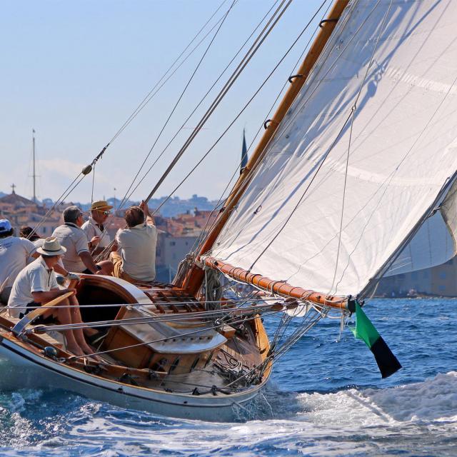 landing-saint-tropez-voiles-2016-e-bertrand-1920x1080-1.jpg