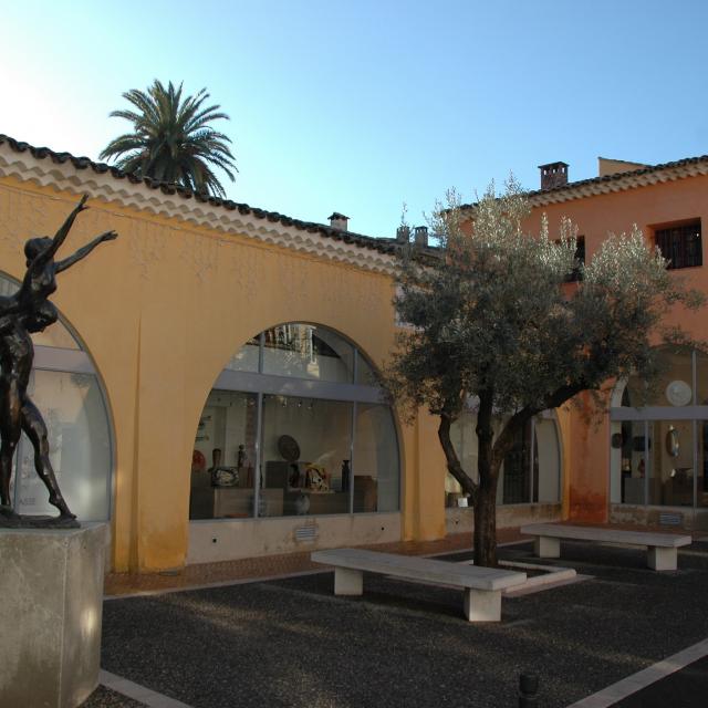 Musée Histoire Et Céramiques2